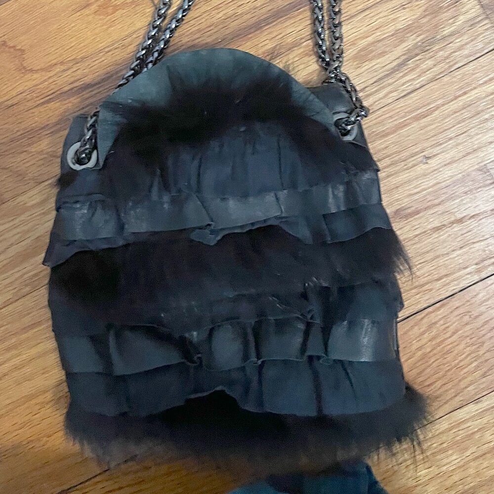 Elie Tahari black leather/real fur small shoulder bag